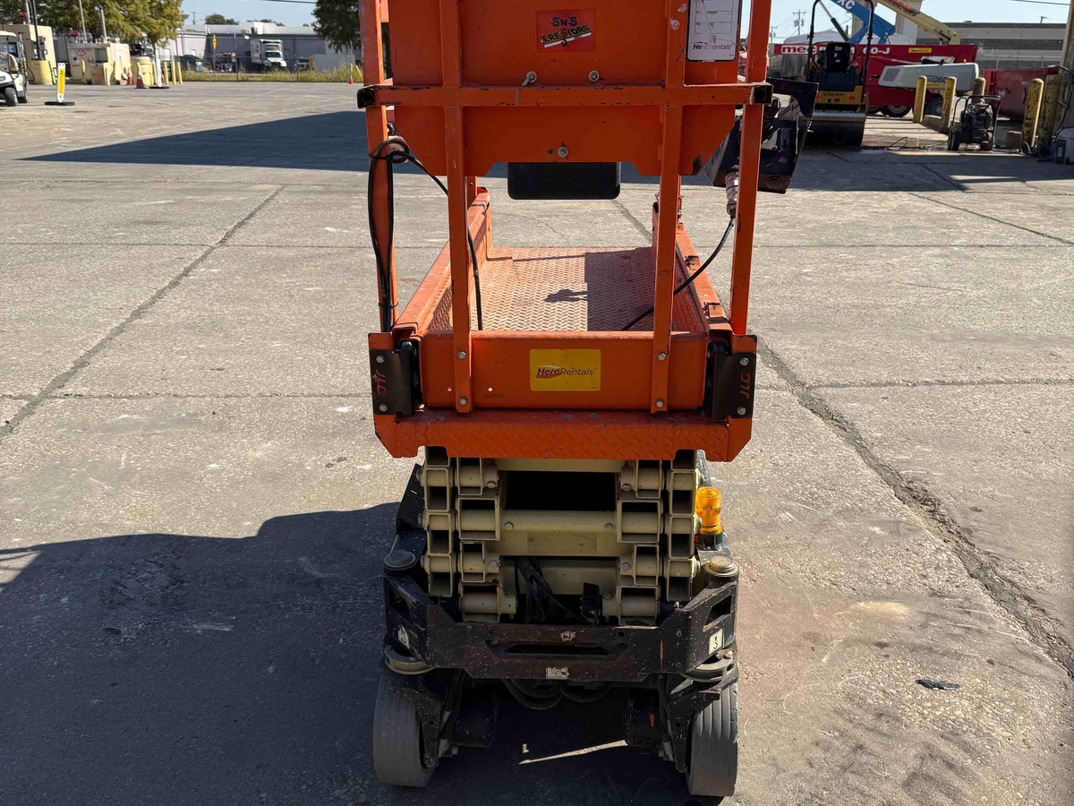 2018 JLG 1932R-2