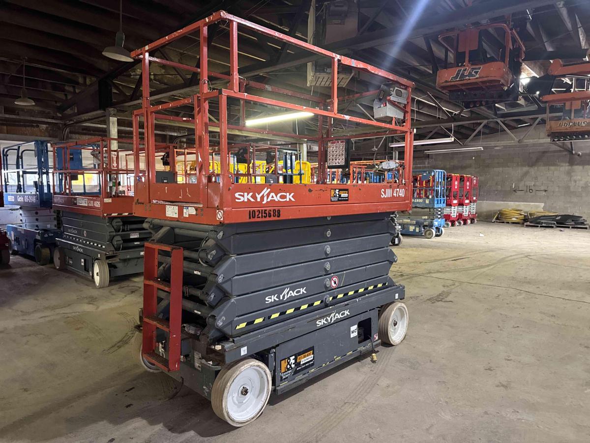2017 Skyjack SJ4740