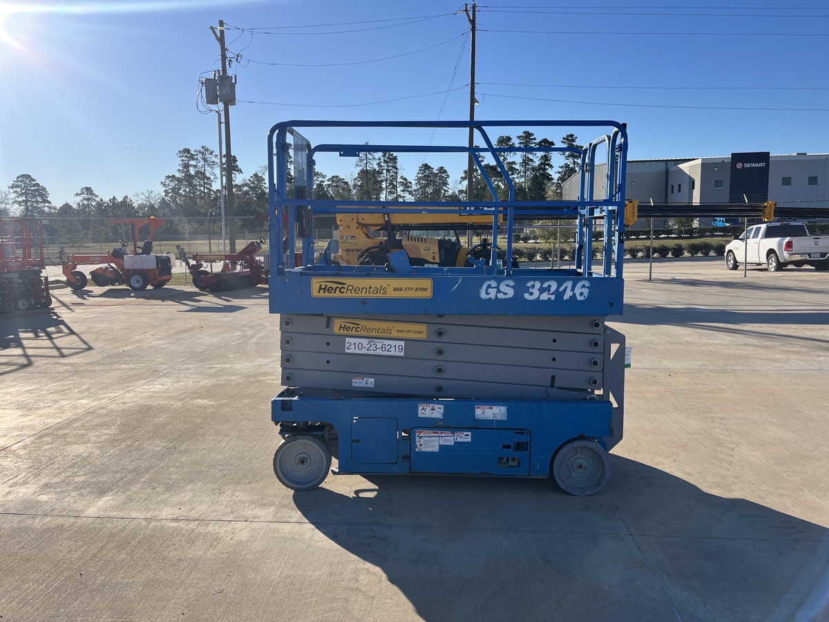 2018 Genie GS-3246