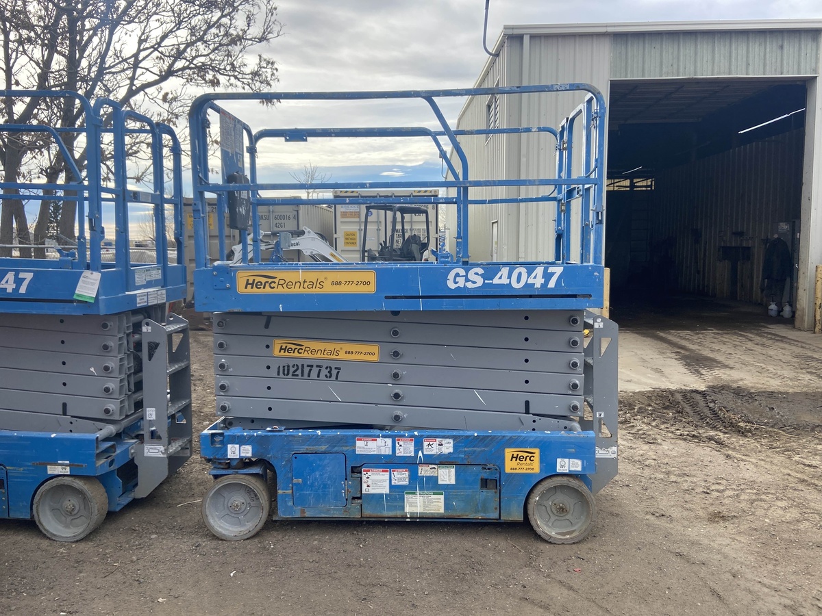 2017 Genie GS-4047