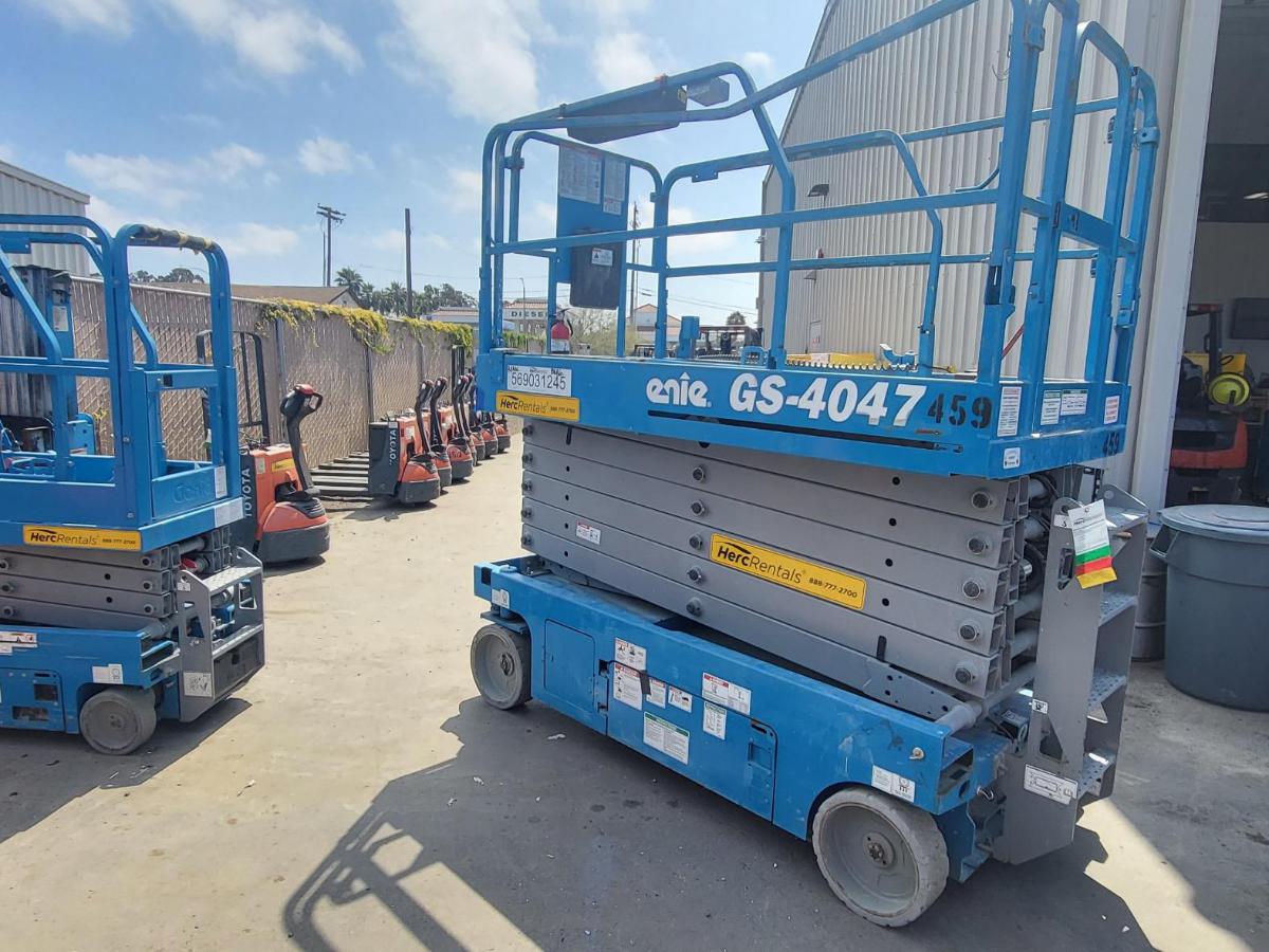 2015 Genie GS-4047