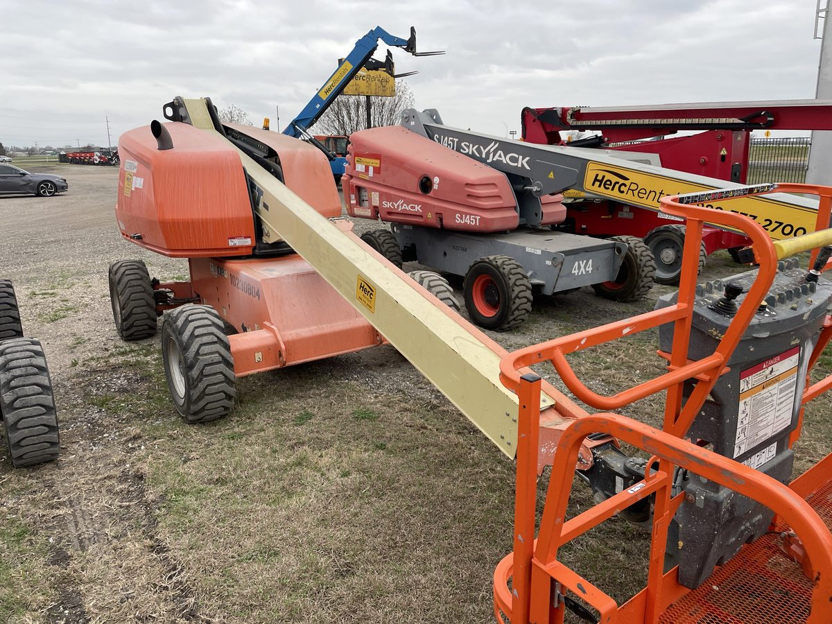 2017 JLG 400S