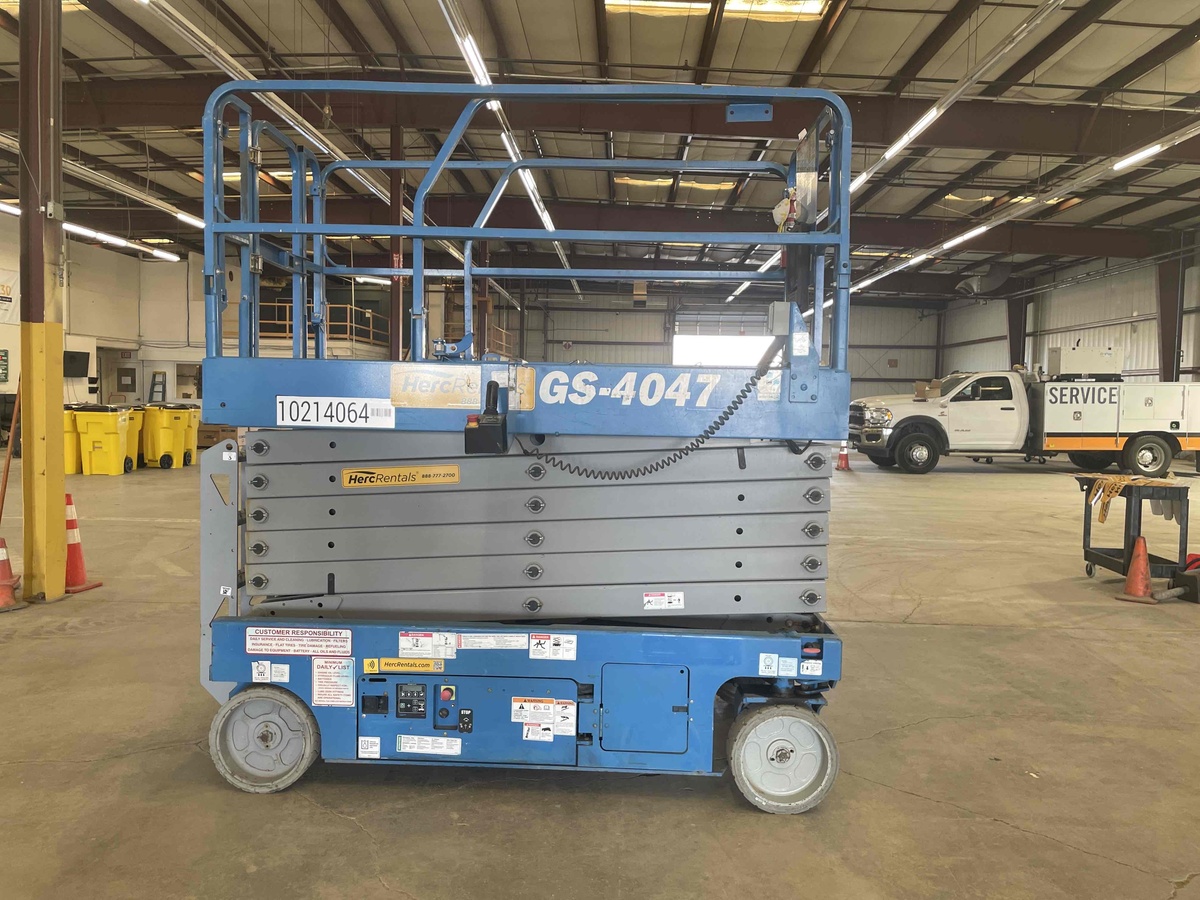 2017 Genie GS-4047