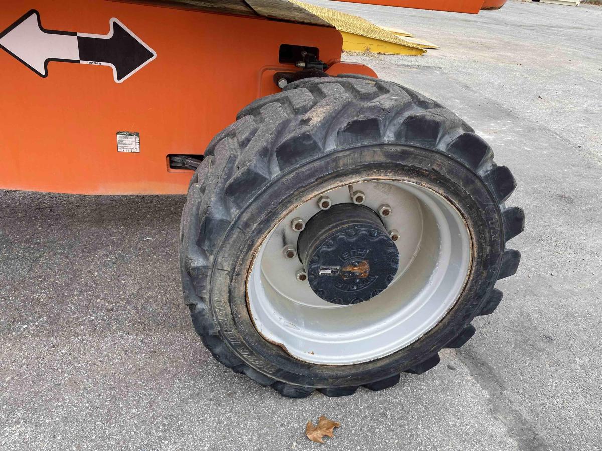 2017 JLG 860SJ