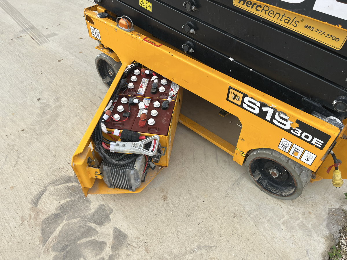 2023 JCB S1930E-8