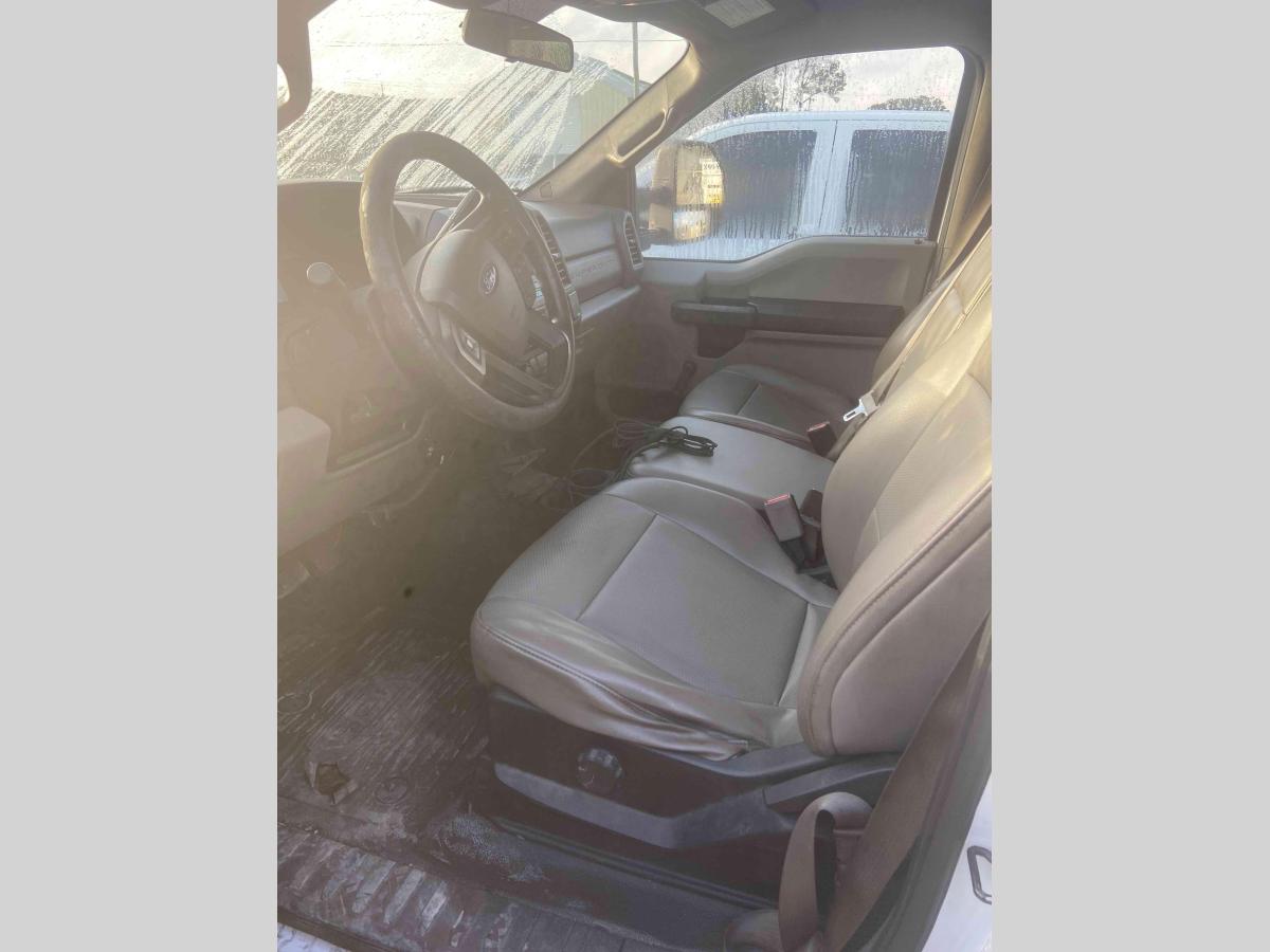 2017 Ford F550-5