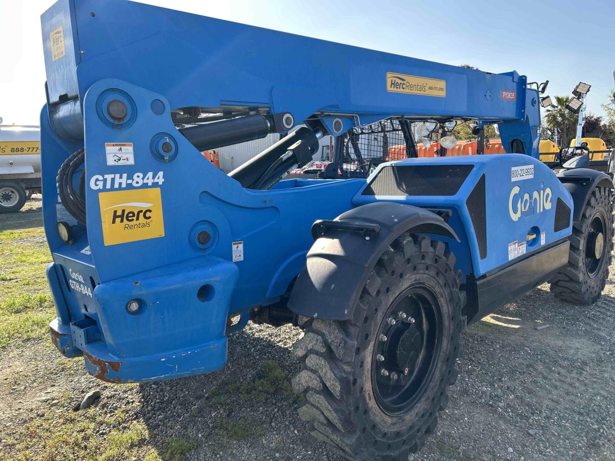 2018 Genie GTH 844-3