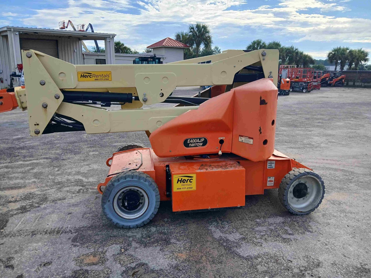 2018 JLG E400AJPN-2