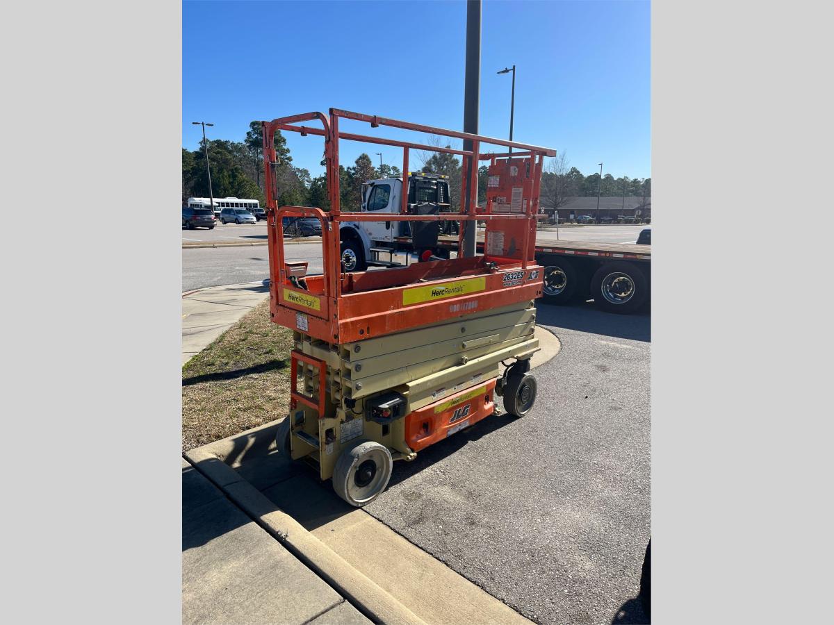 2016 JLG 2632ES