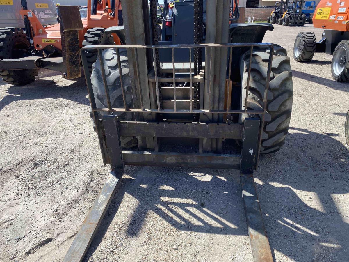 2017 Case 588H-14