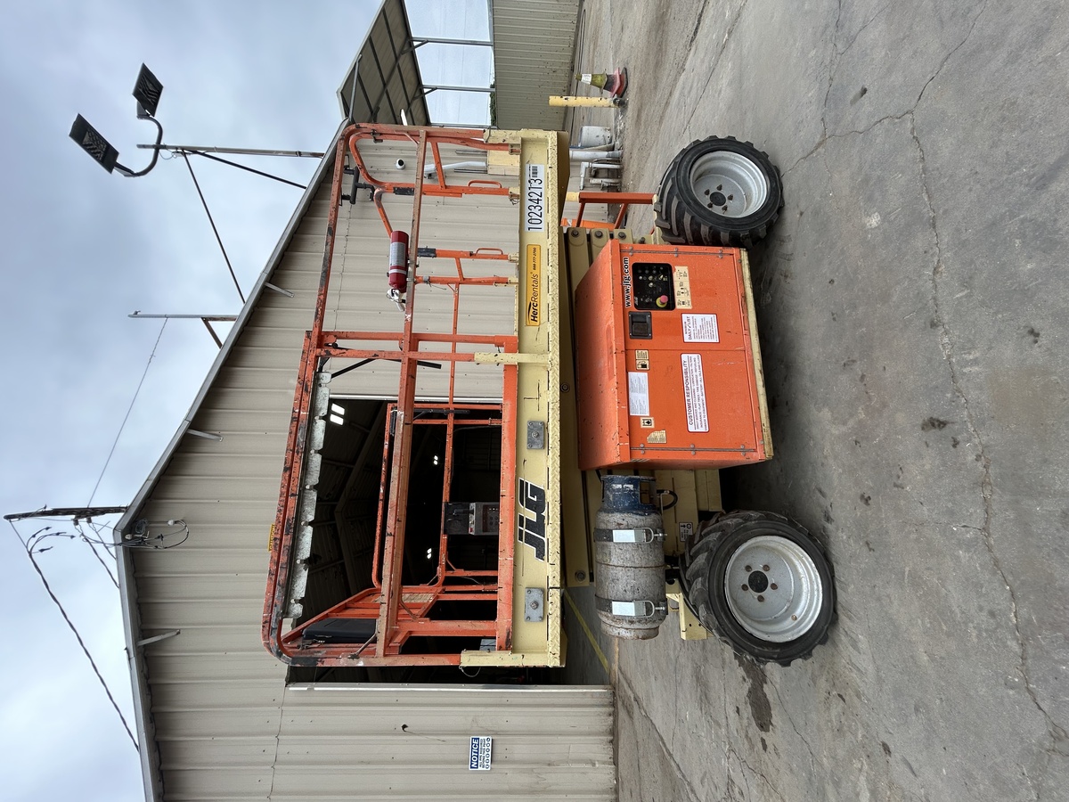 2017 JLG 260MRT-7