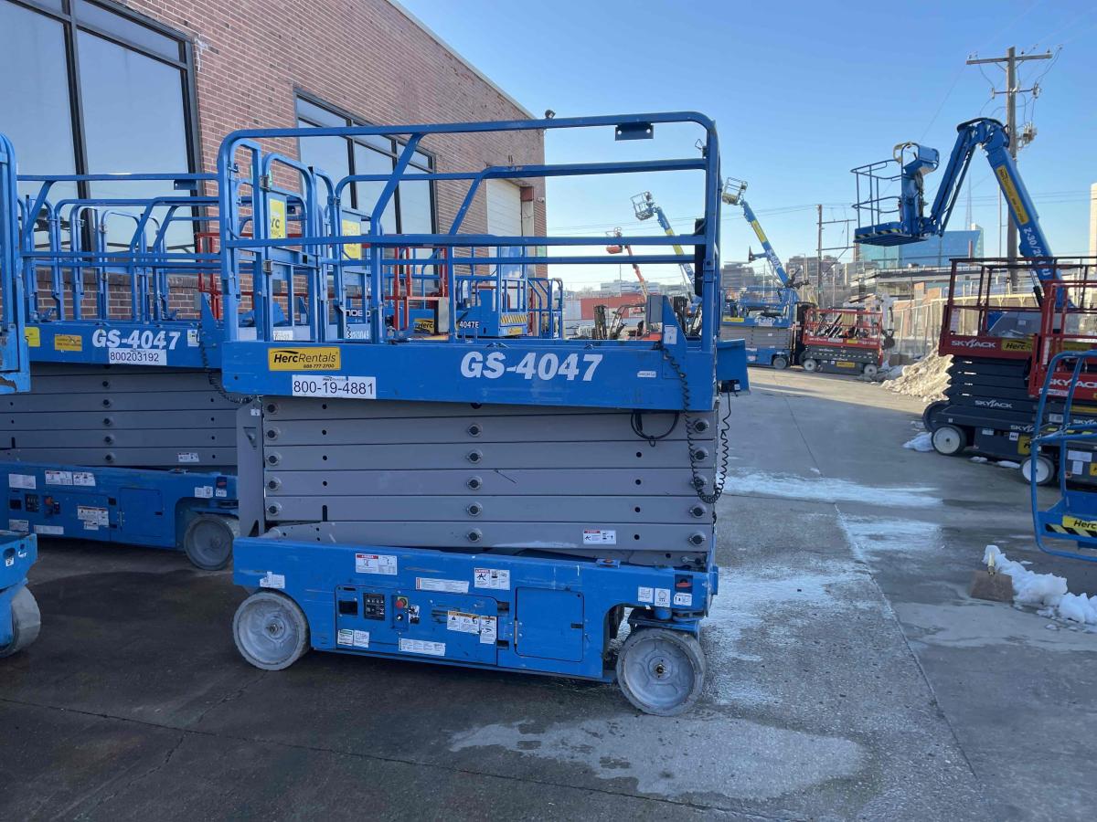 2018 Genie GS-4047