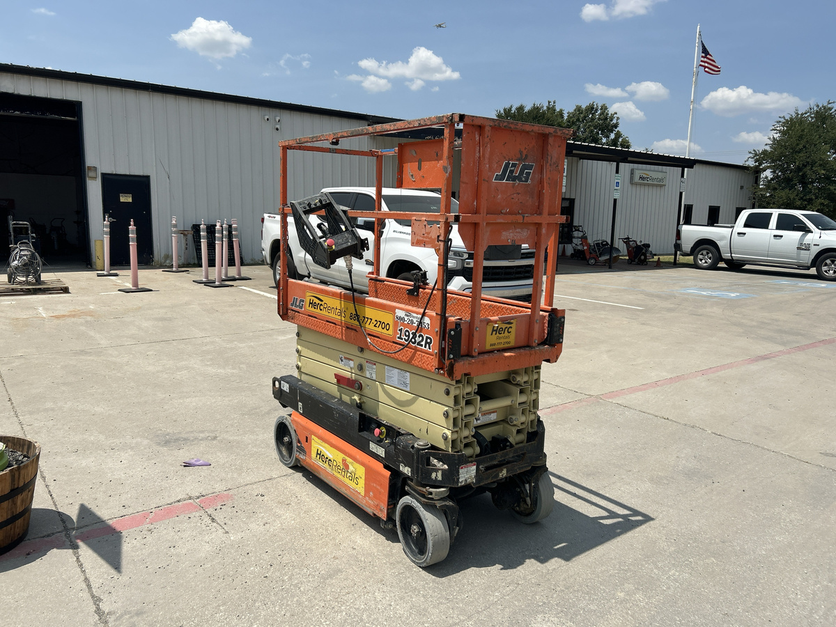 2018 JLG 1932R-4