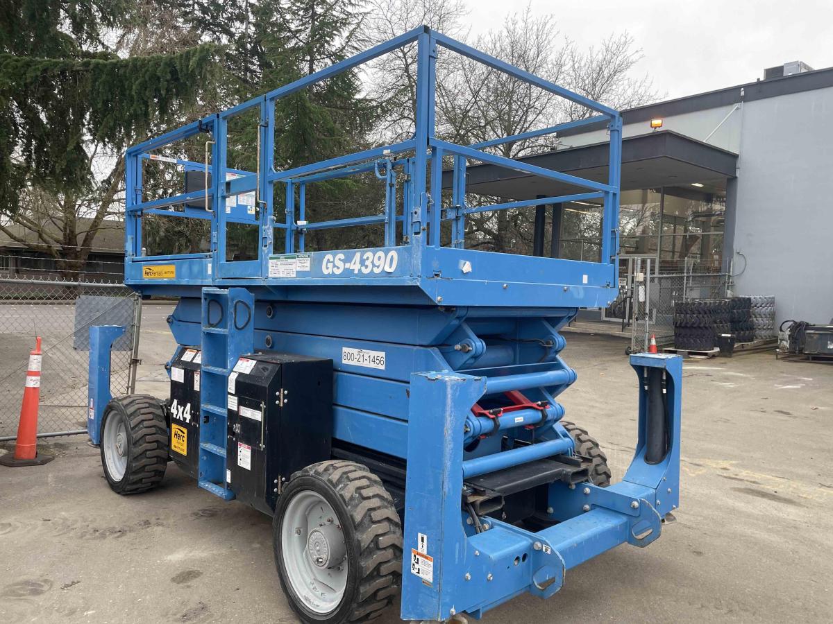 2018 Genie GS-4390 RT-2