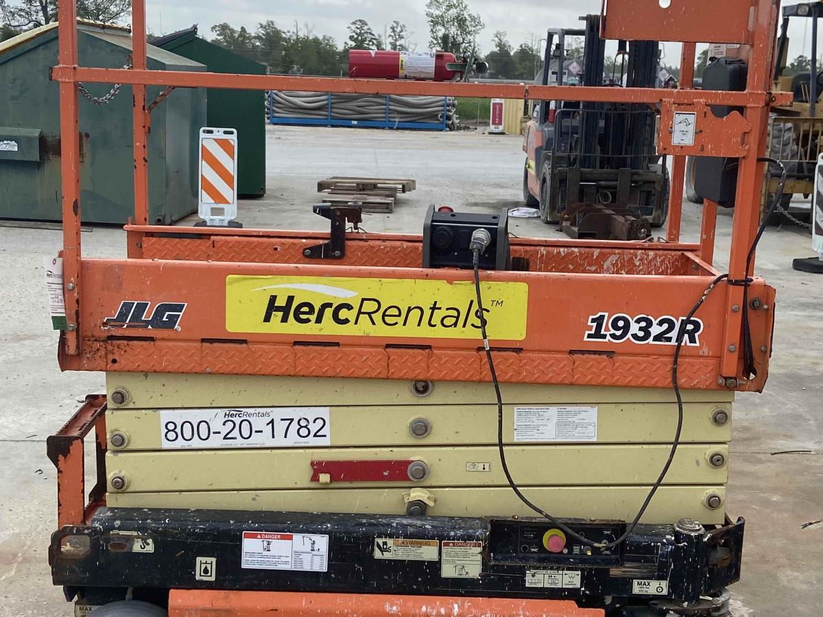 2018 JLG 1932R