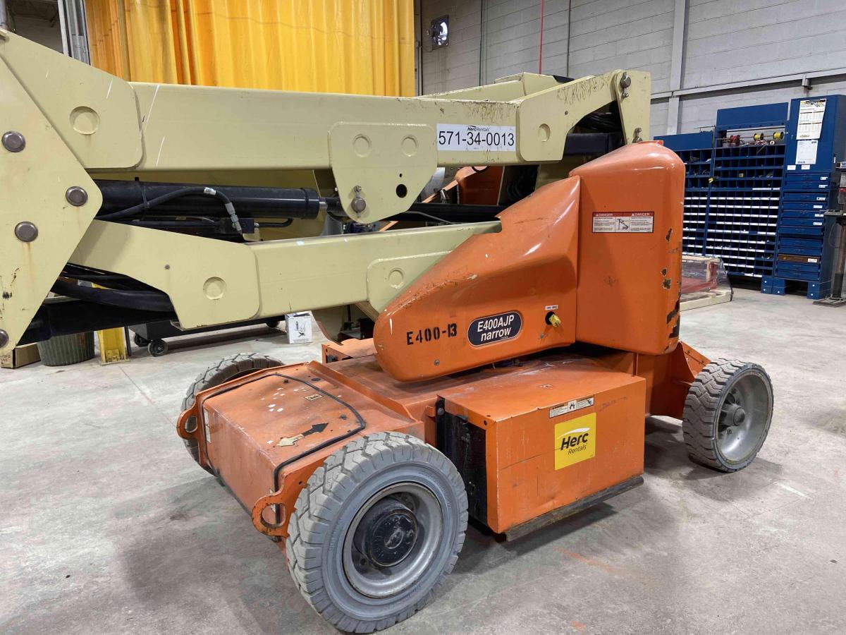 2014 JLG E400AJP