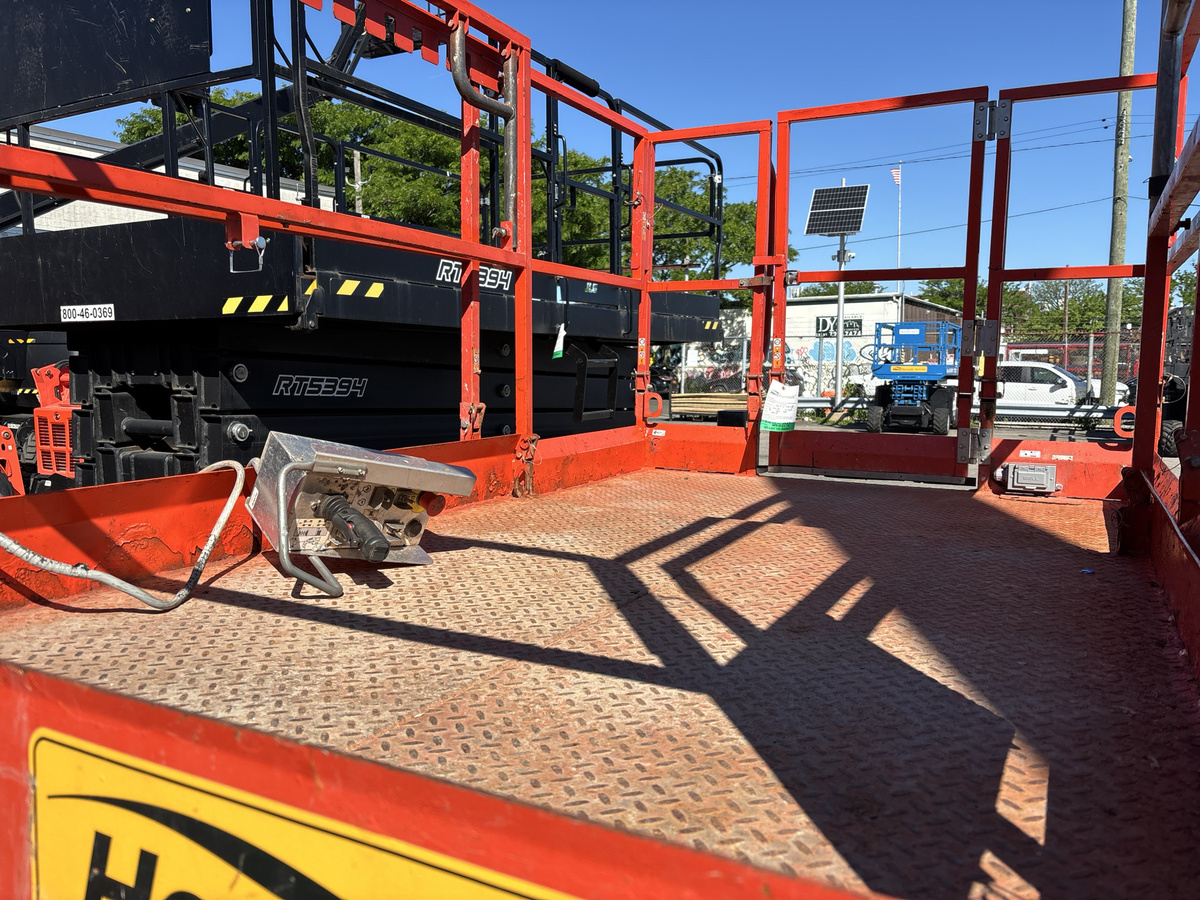 2019 Skyjack SJ-6832RT-6