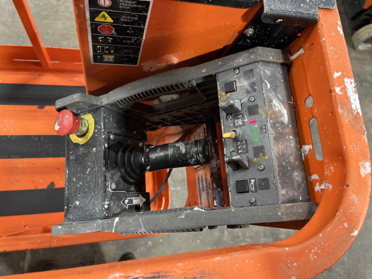 2016 JLG 1230ES