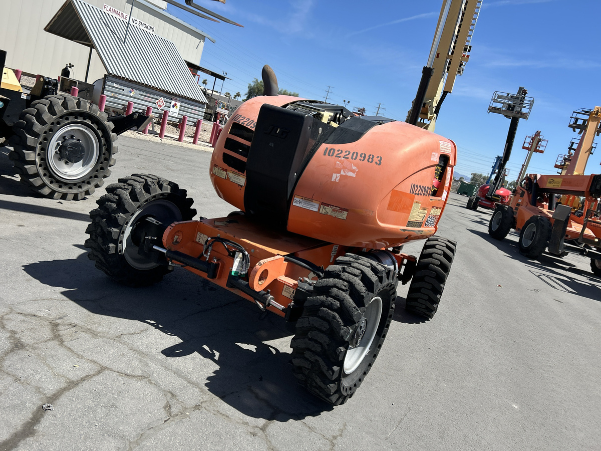 2017 JLG 600AJN Narrow-4