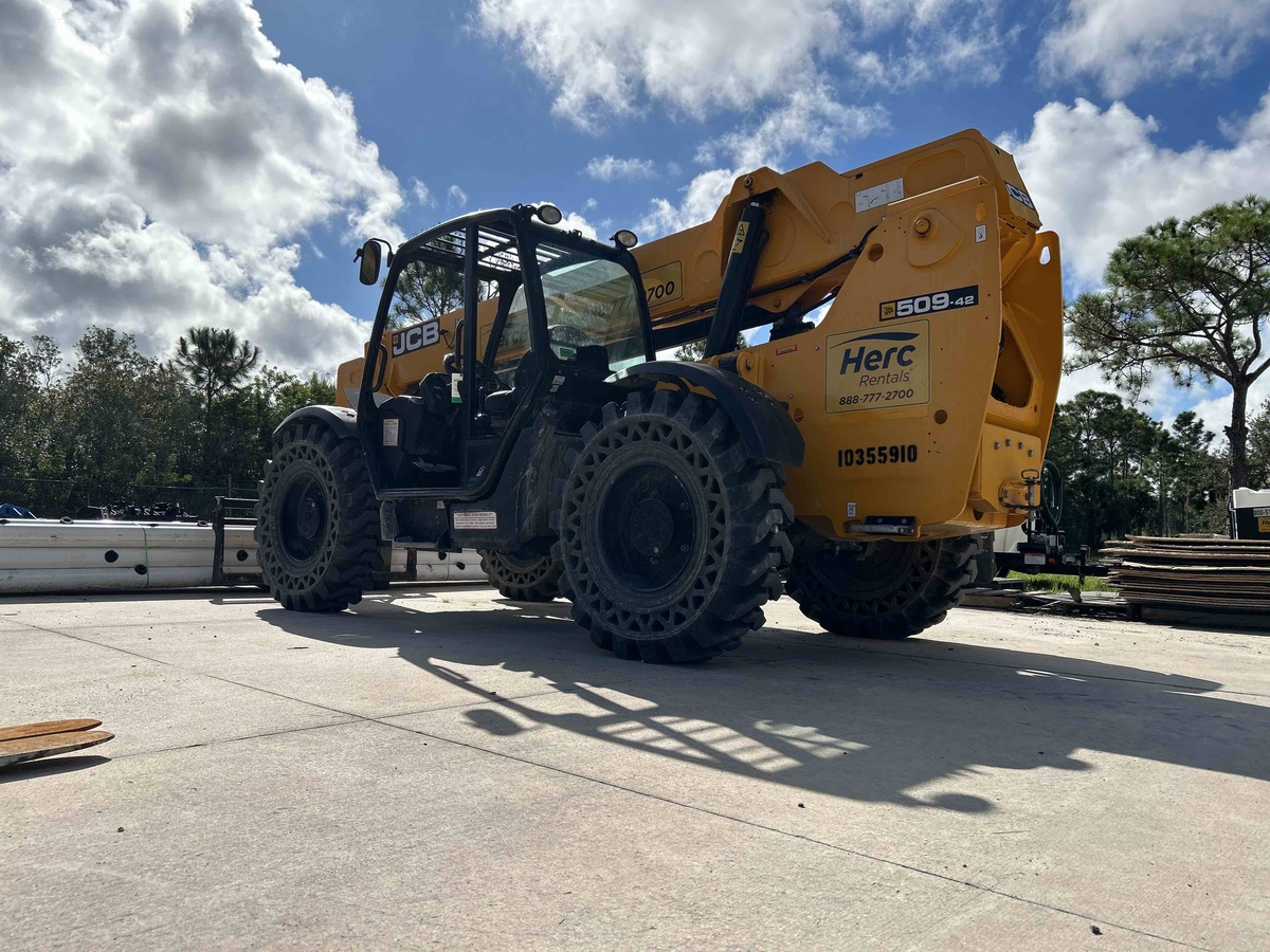 2022 JCB 509-42-3