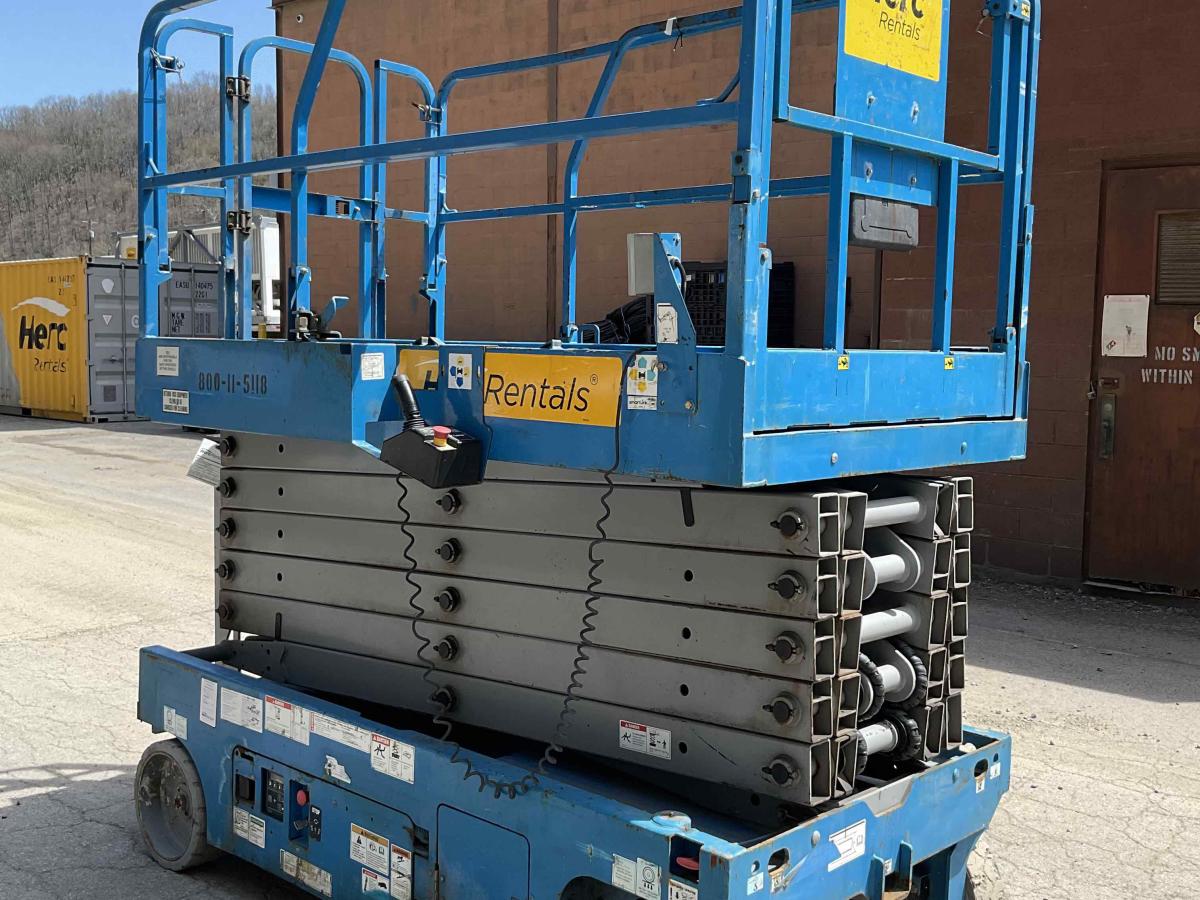 2016 Genie GS-4047