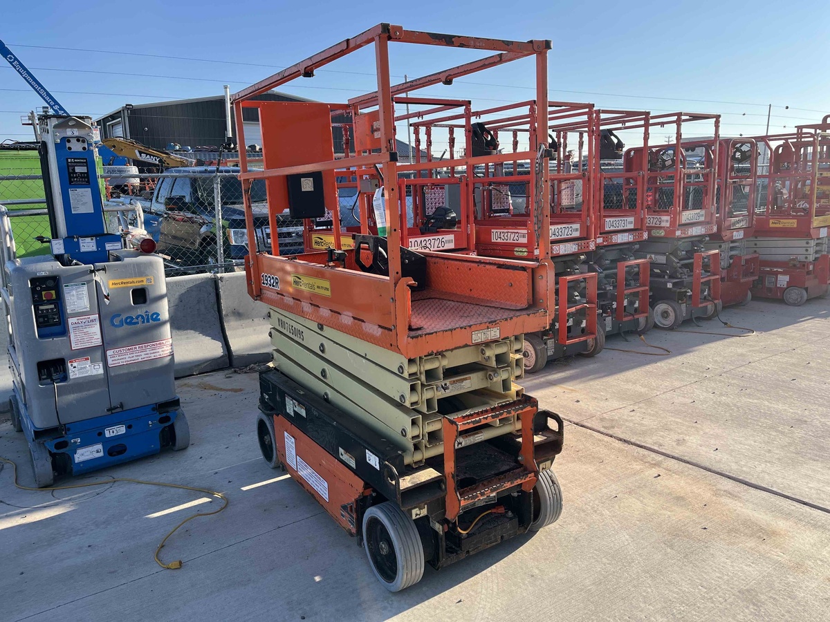 2018 JLG 1932R-3