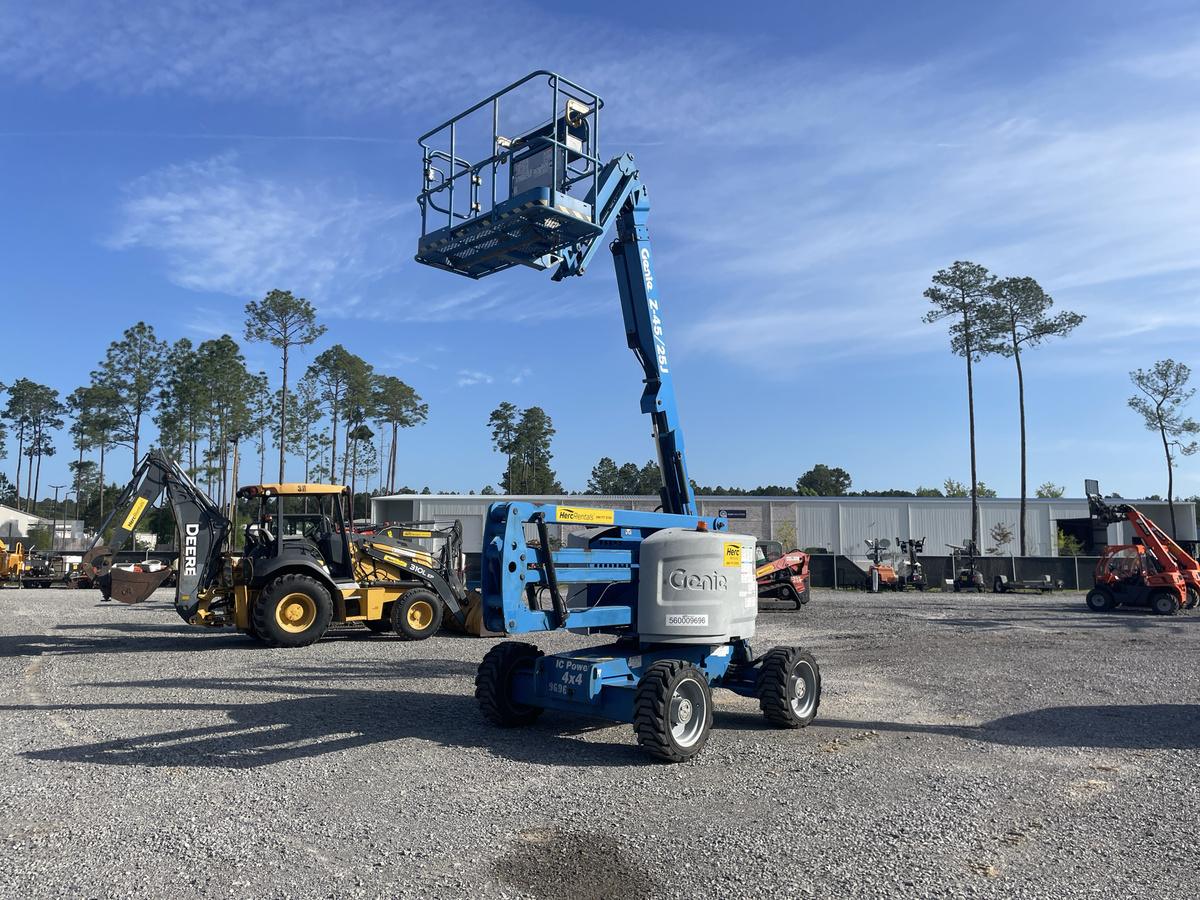 2018 Genie Z-45/25J RT