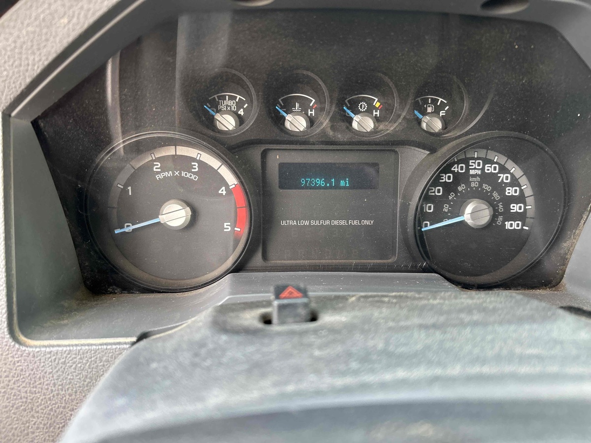 2016 Ford F550-8