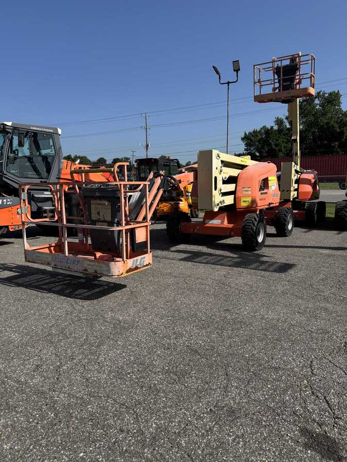 2017 JLG 450AJ-4