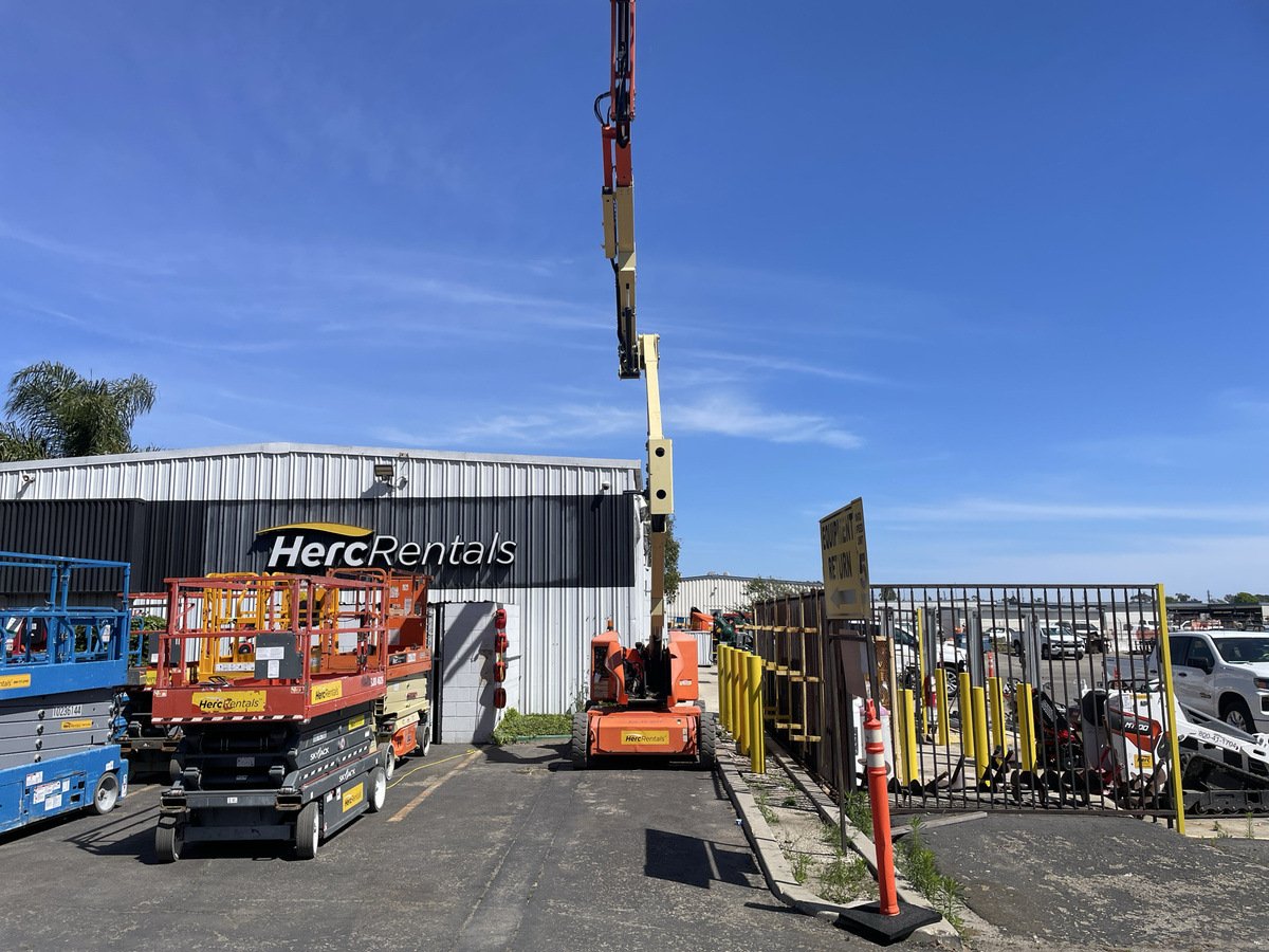 2018 JLG E450AJ-6