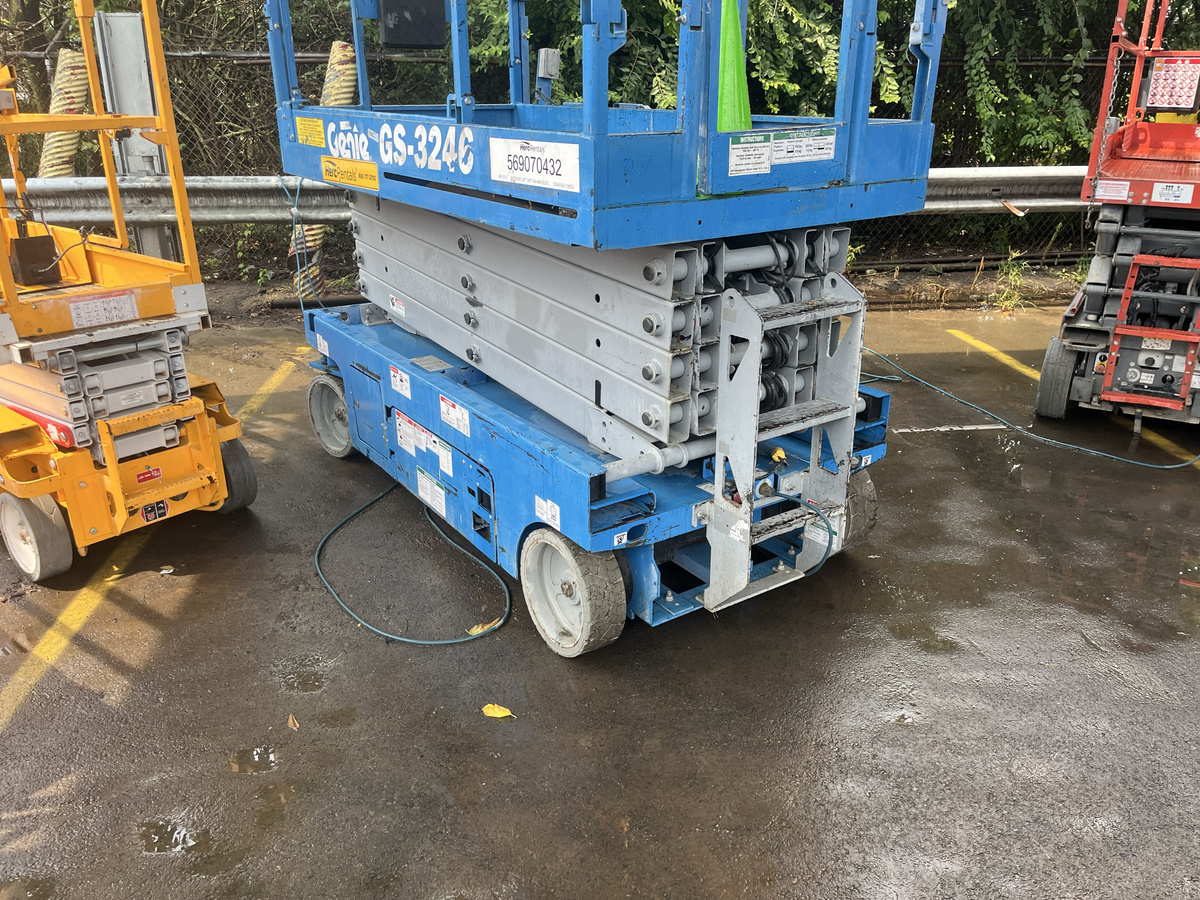 2016 Genie GS-3246-5