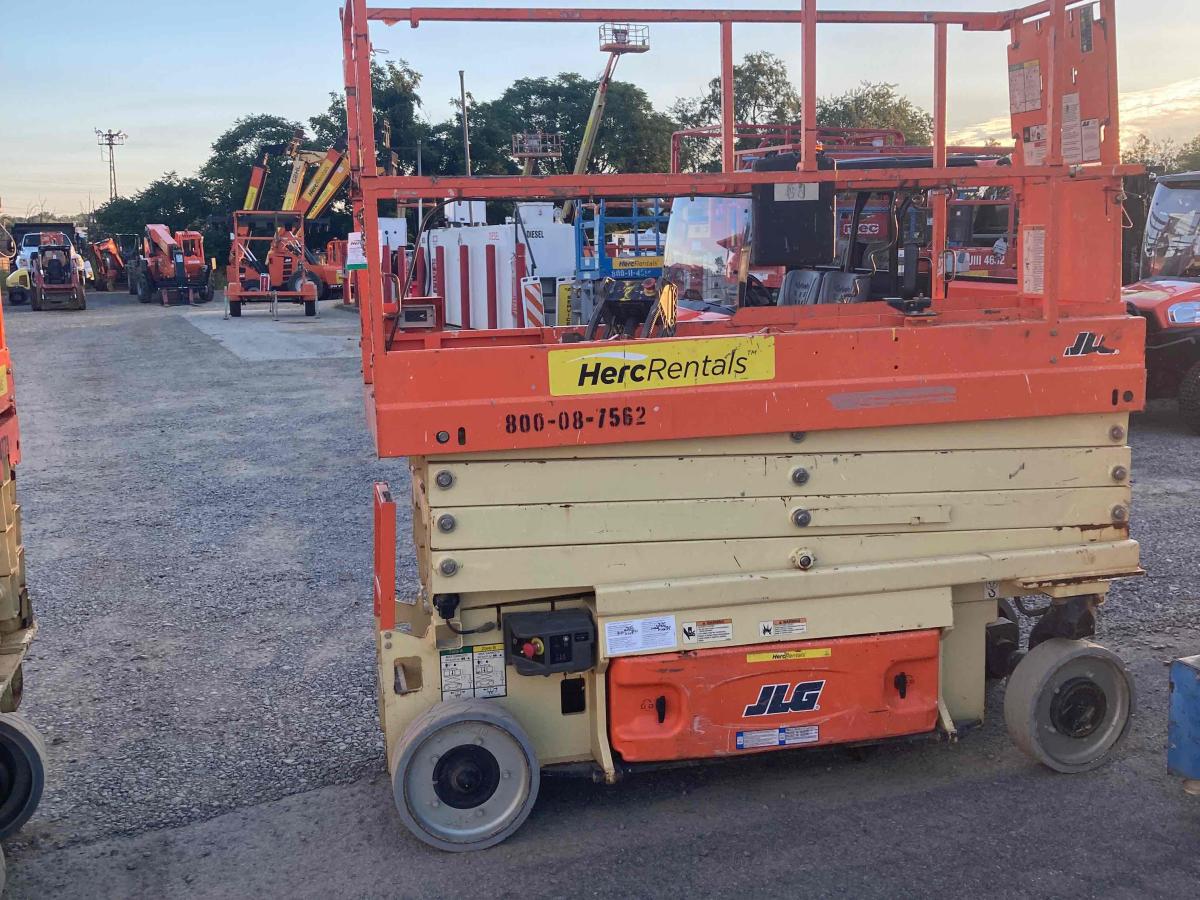2015 JLG 2632ES