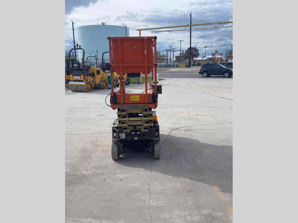 2017 JLG 1932R
