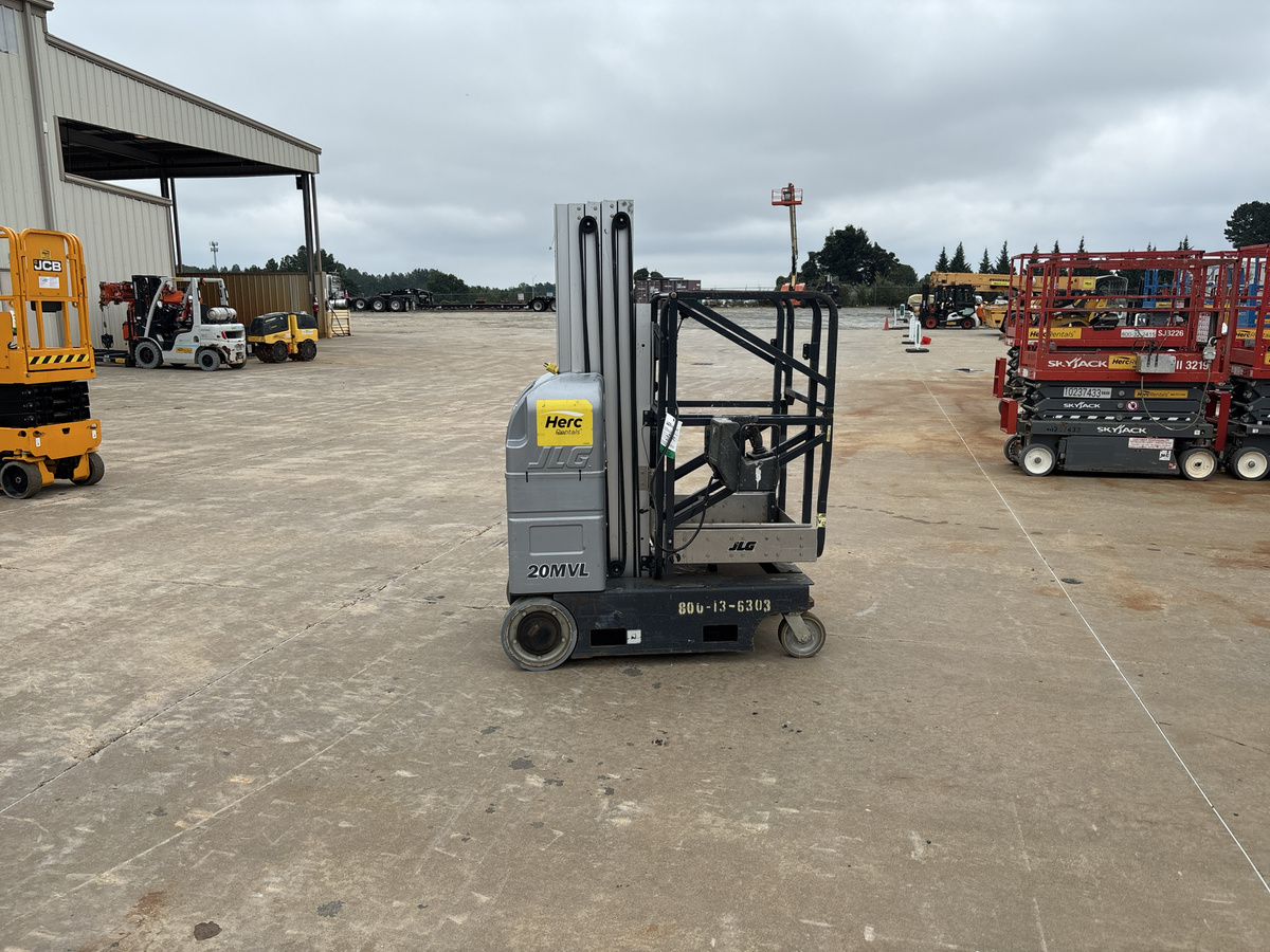 2017 JLG 20MVL
