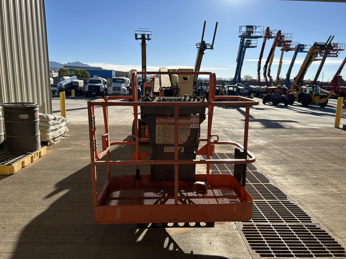 2015 JLG E450AJ-7