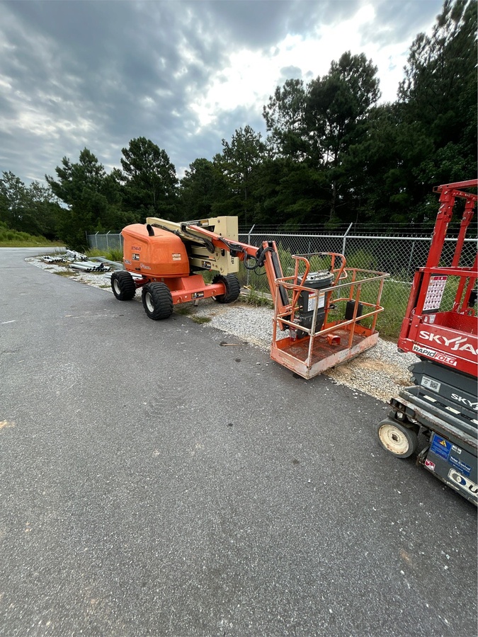2017 JLG 450AJ