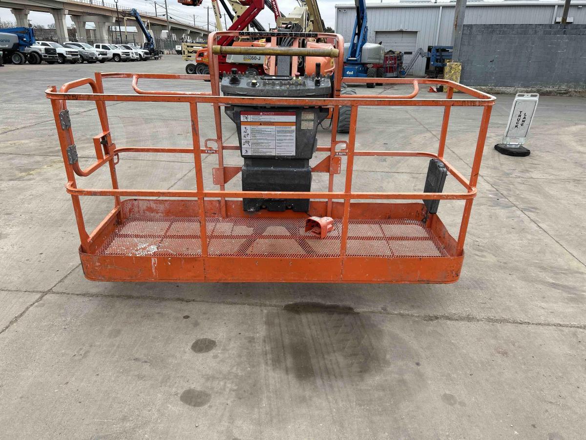 2018 JLG M600JP