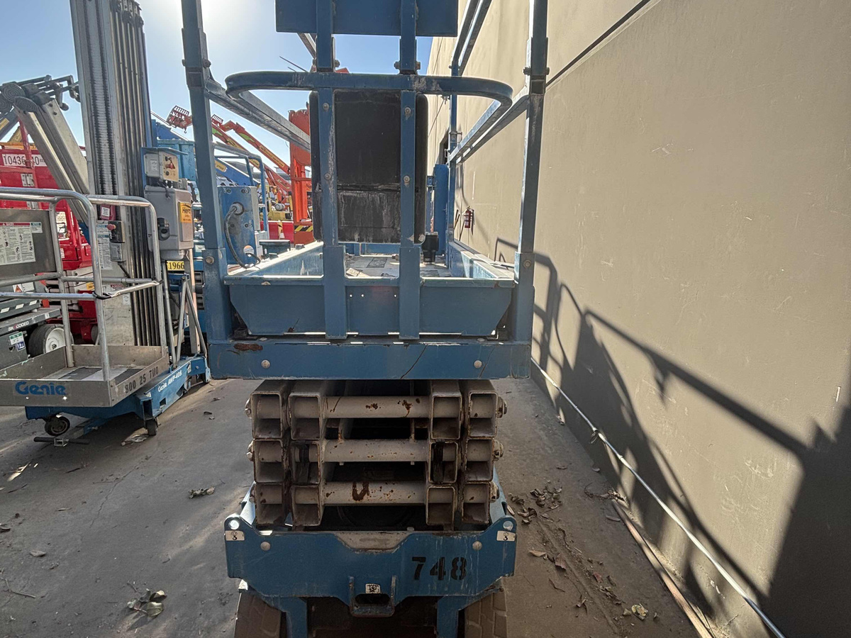 2016 Genie GS-2632-11