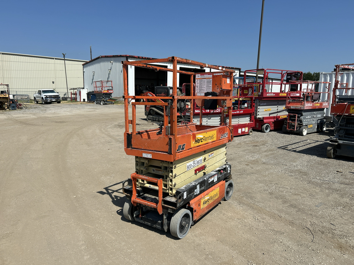 2019 JLG 1932R-2