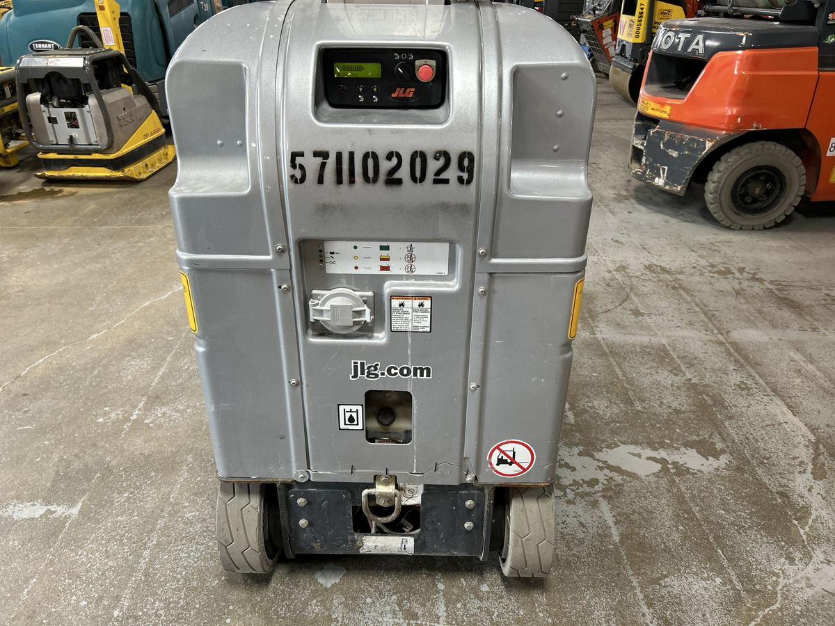2016 JLG 20MVL-8
