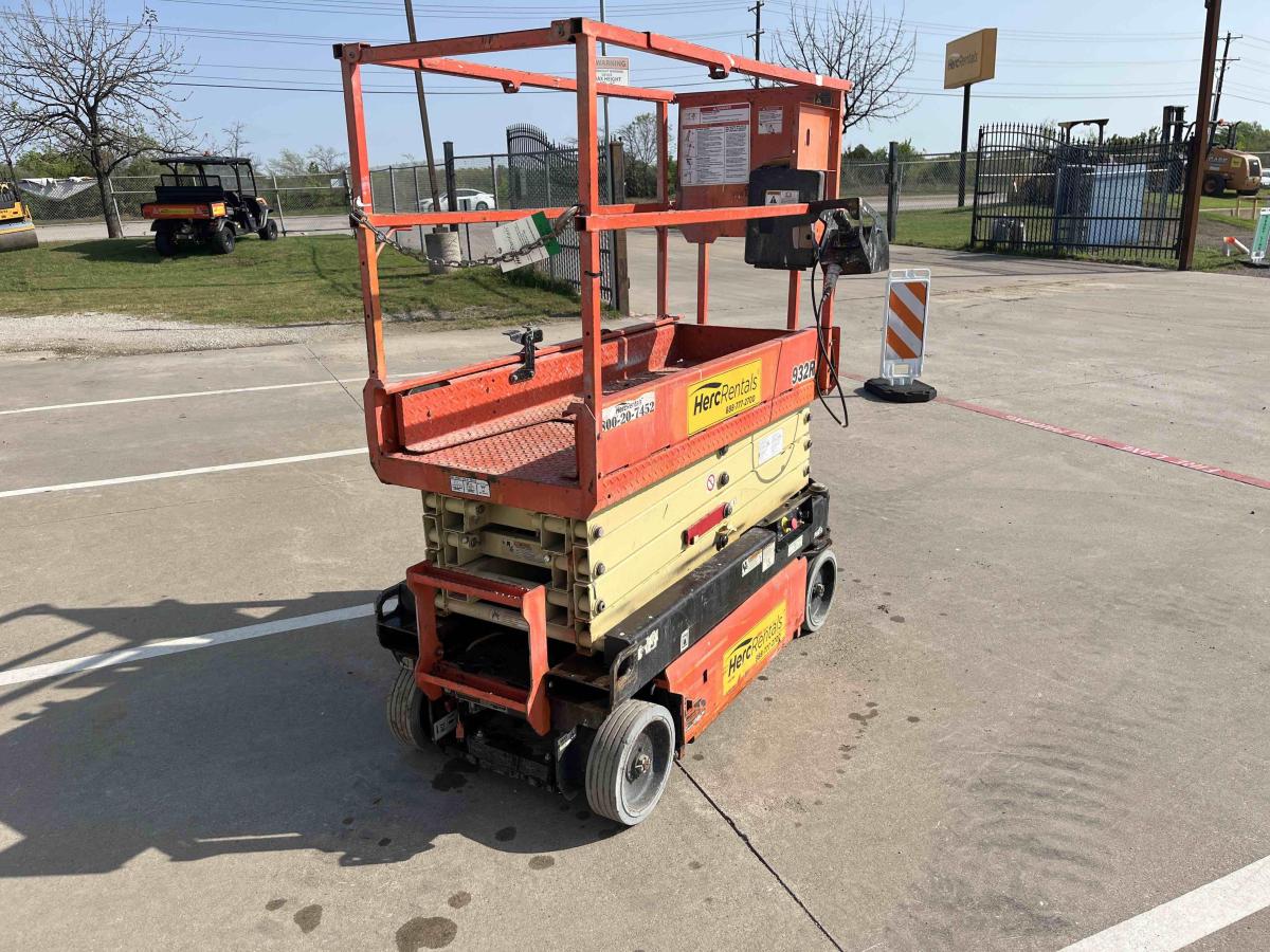 2018 JLG 1932R