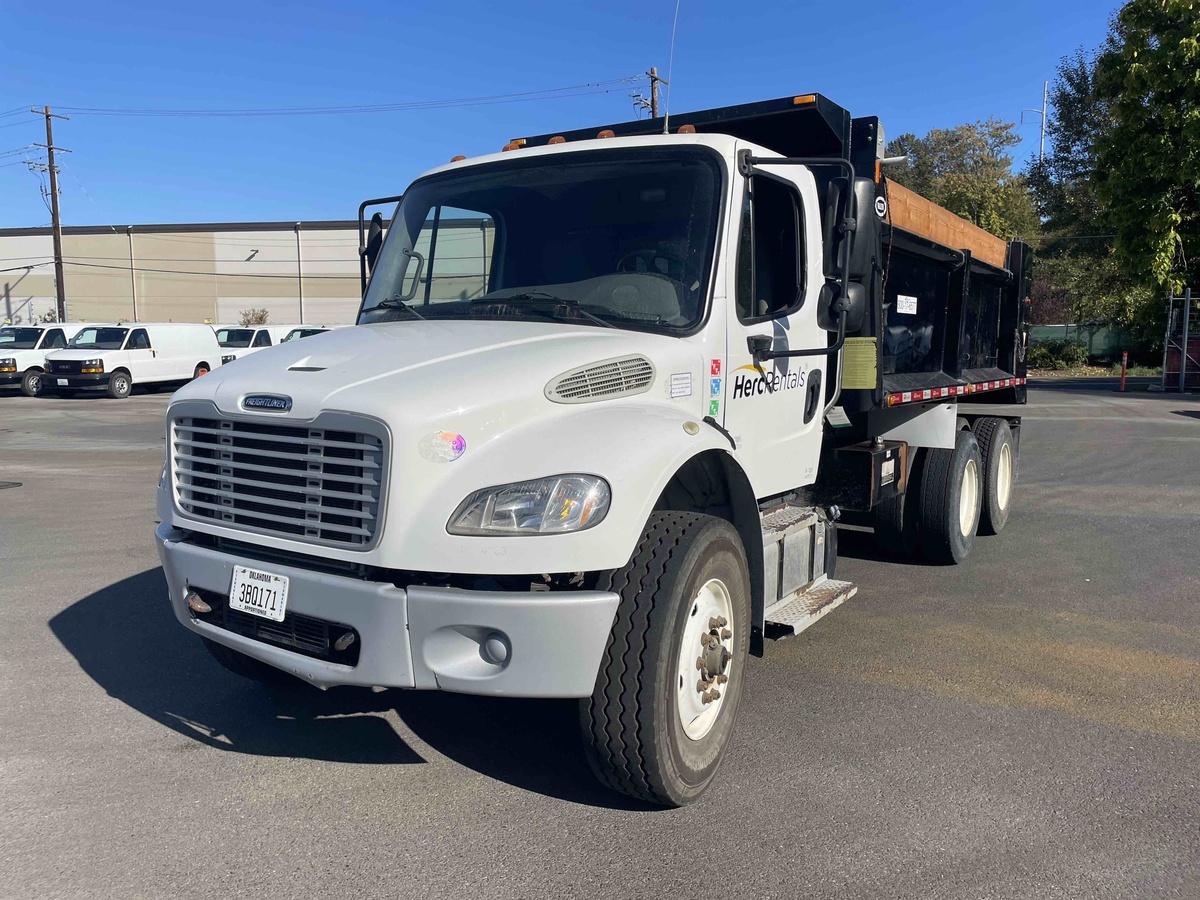 2018 Freightliner M2106-5