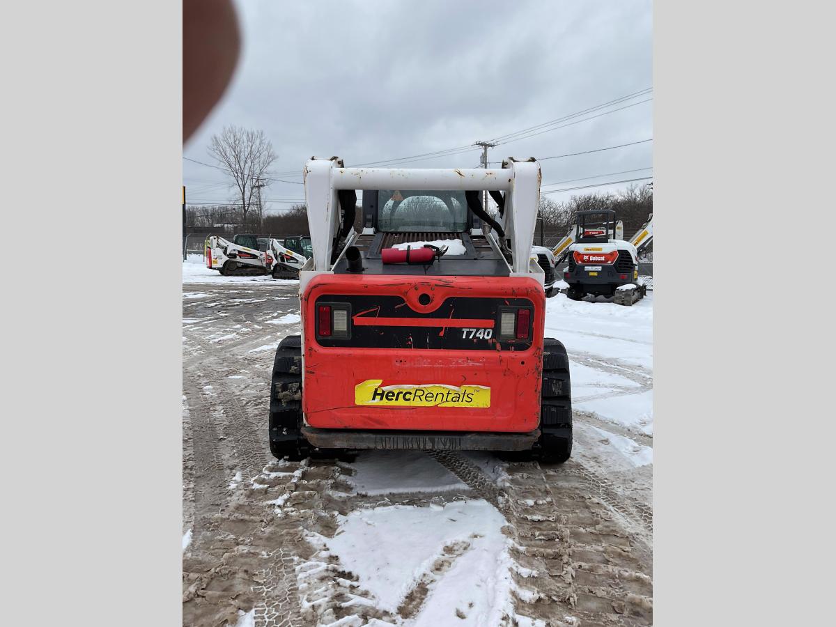 2018 Bobcat T740