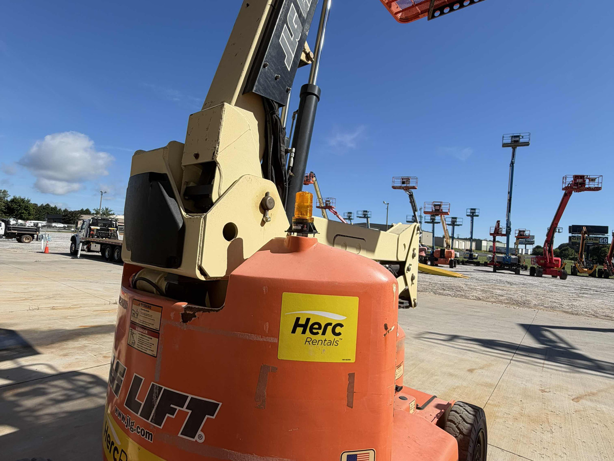 2014 JLG E400AJPN-3