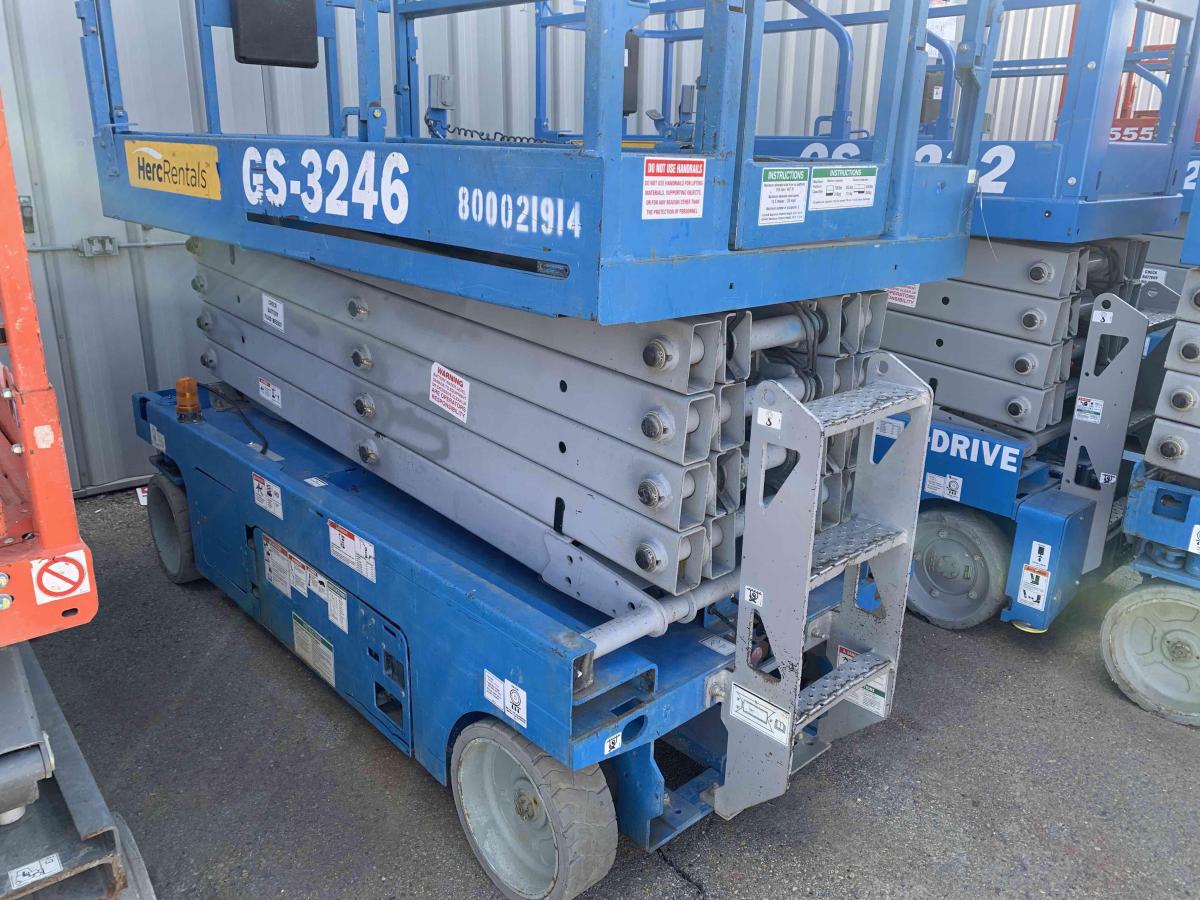 2014 Genie GS-3246