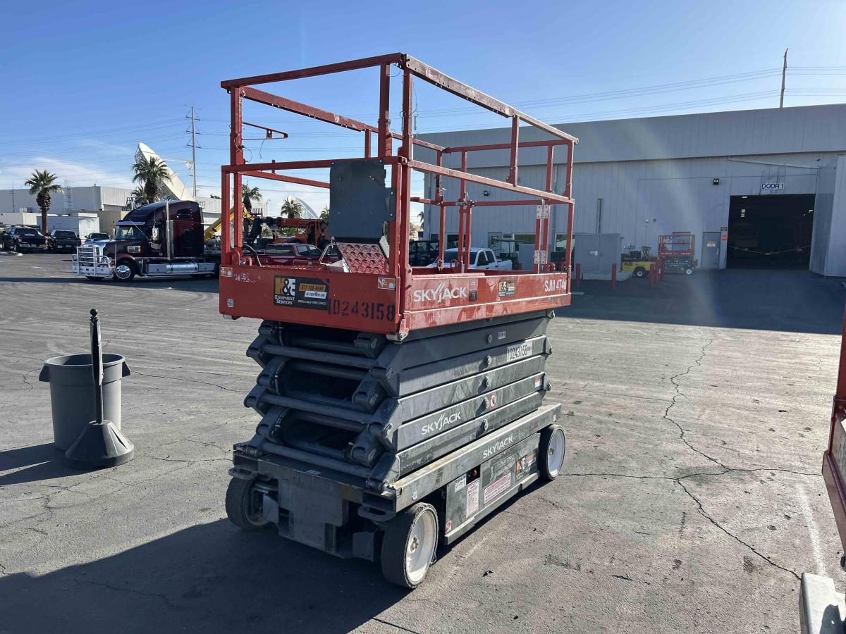 2018 Skyjack SJ4740