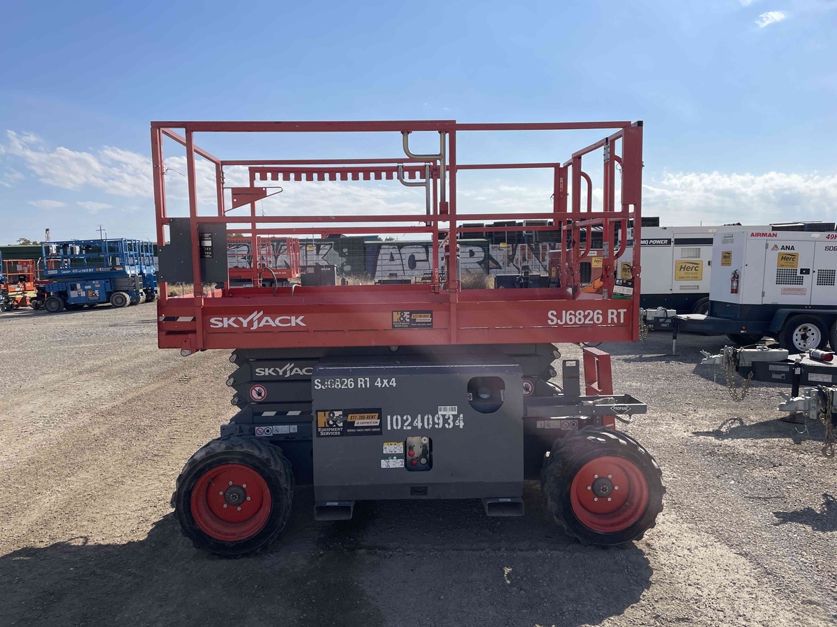2018 Skyjack SJ-6826RT-5