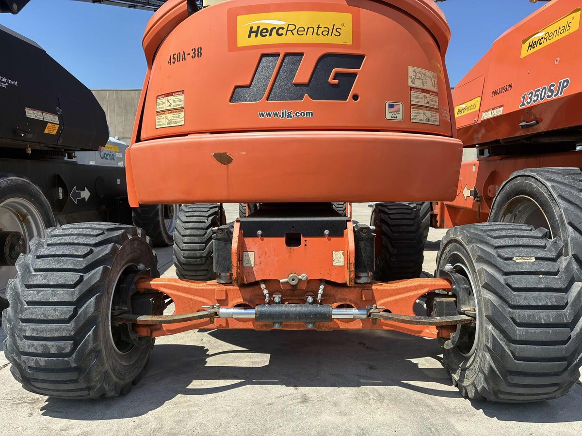 2017 JLG 450AJ-2