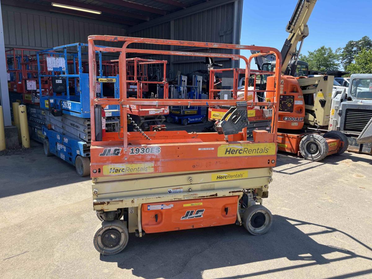 2017 JLG 1930ES
