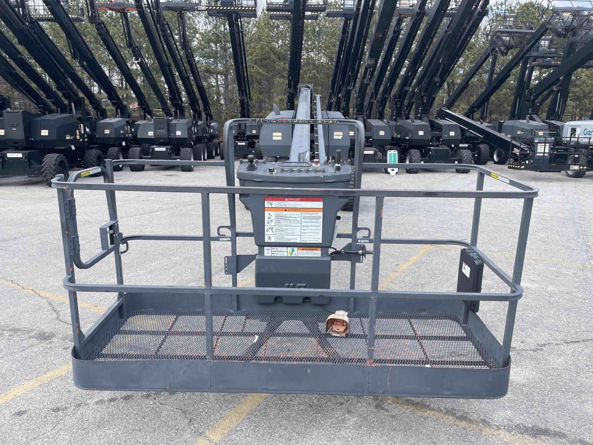 2015 JLG 800S